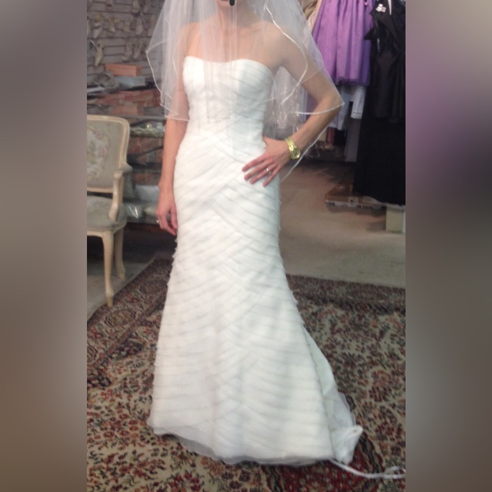 Wedding dress - size 8 brand new!